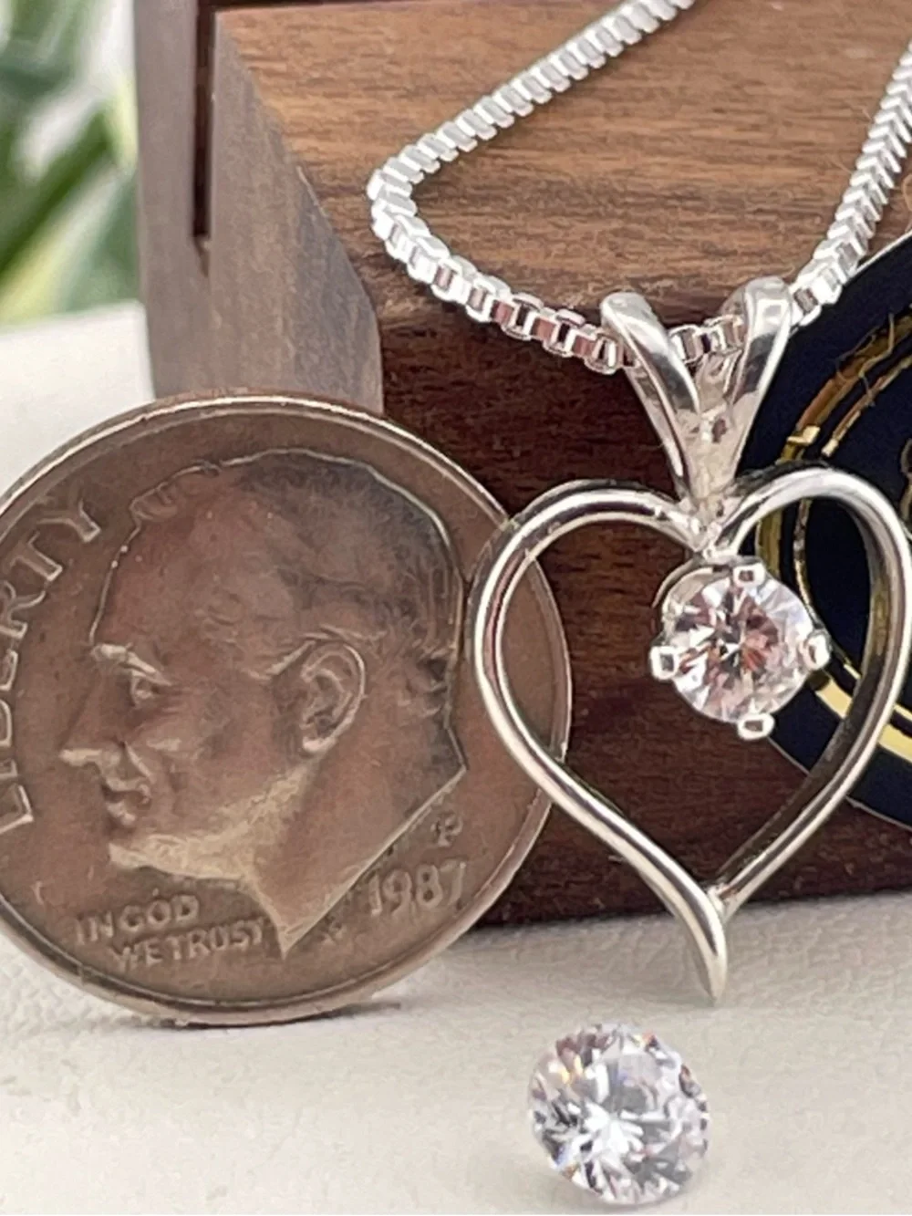 Sale‼️Diamond VS-2 Heart Pendant Necklace .25ct. 4mm. 925 . Box chain - Picture 7 of 8